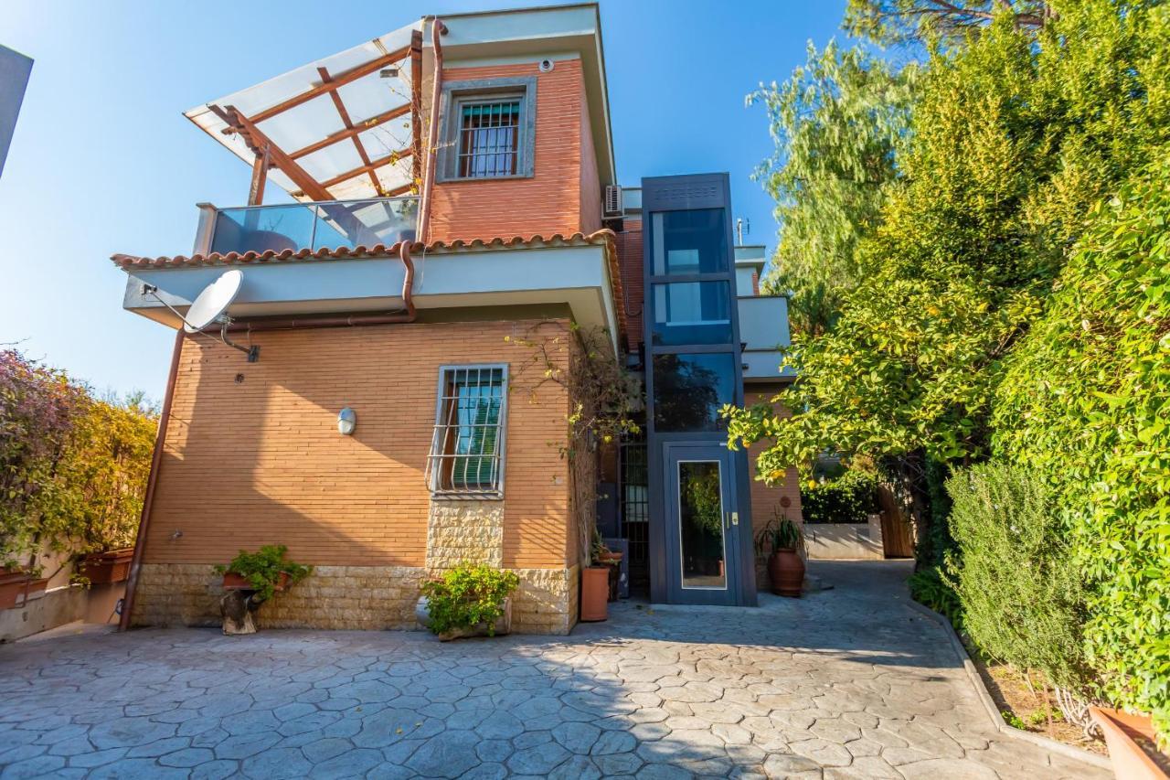 Lejlighed St Peter's Spacious 4 Bdr With Private Parking