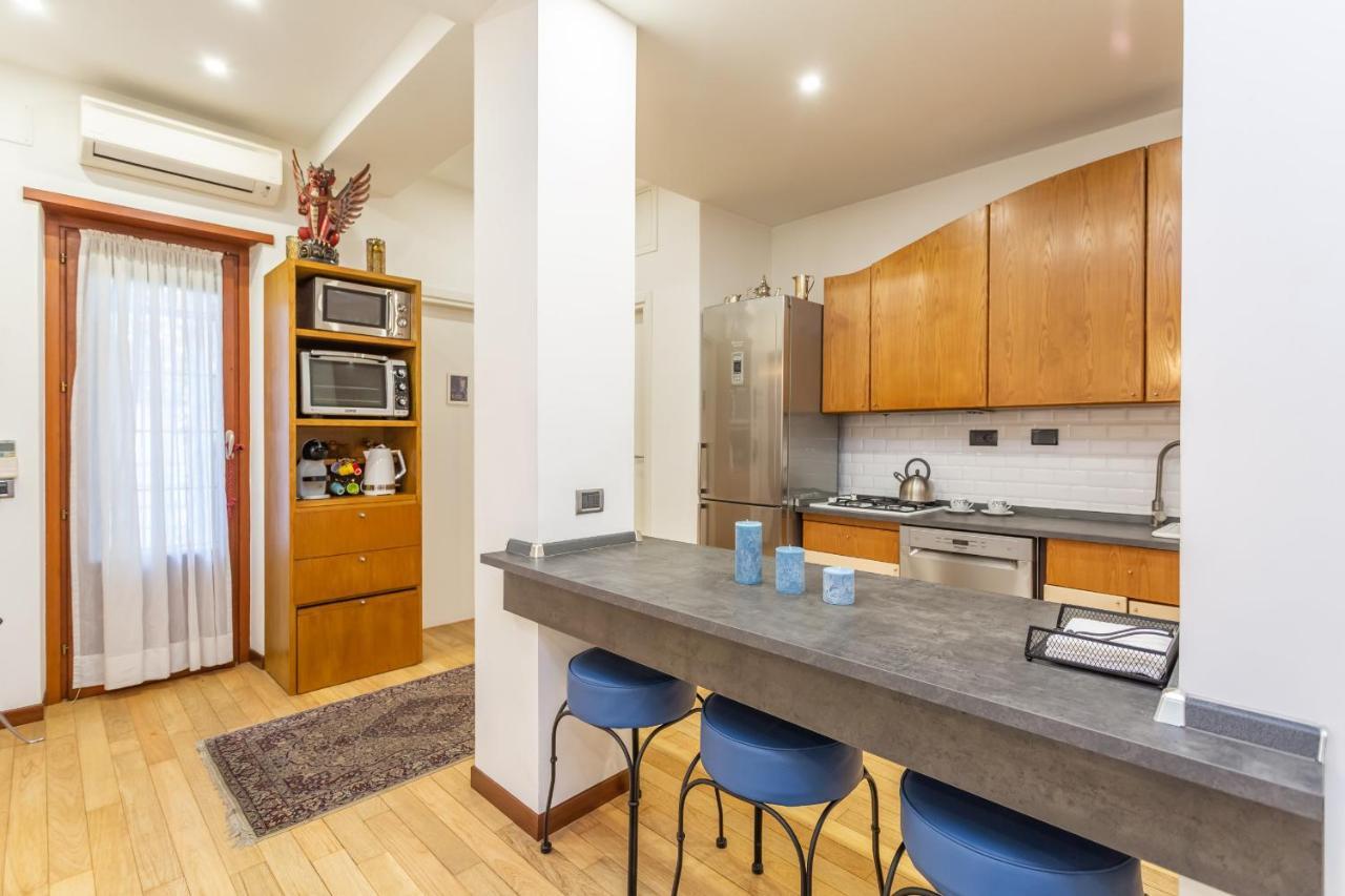 St Peter's Spacious 4 Bdr With Private Parking Lejlighed