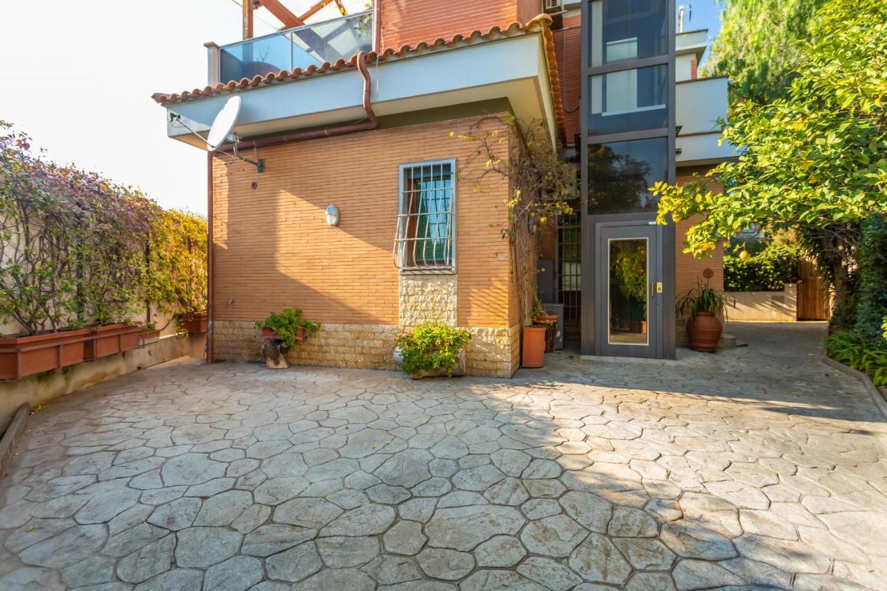 St Peter's Spacious 4 Bdr With Private Parking Lejlighed